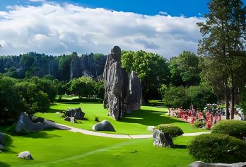 石林+九乡一日游【上门接|1万+好评|可选15人团或新线路】【[品质鉴定]14000+好评，获得携程全国服务大奖，官方品质认证，纯玩无购物！】