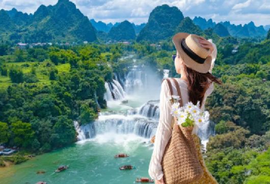 崇左+德天瀑布景区+明仕田园【无自费丨私家团/商务小团可选】【精选崇左双绝：一日尽览德天跨国瀑布的磅礴与明仕田园的秀美，行程紧凑，体验纯粹旅行。】