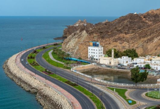 马斯喀特市区一日包车游【含接送 + 城市观光，打卡苏丹卡布斯大清真寺与乳香炉雕塑，便捷省心】