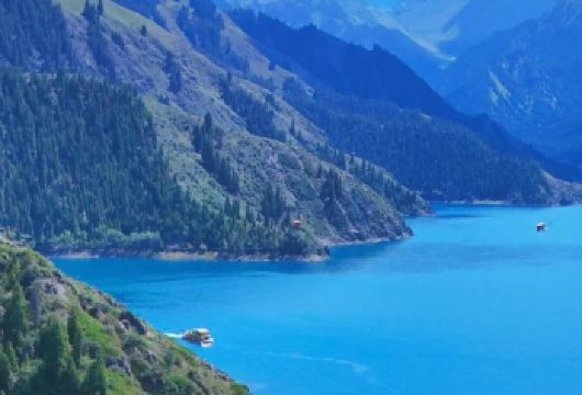 天山天池+南山牧场一日游【上门接送/纯玩无购物】【1，达人带队，精选线路，深度体验，创新玩法，贴心管家，摄影帮手，路上美景随走随停！】