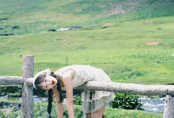 林芝巴松措一日游【山河有情 且听风吟 小众宝藏线路必买好物】【景观：奔赴梦幻巴松措，探秘隐秘湖心岛，仰望皑皑雪山，在碧绿湖水与茂密森林间，打卡吸氧洗心之旅。】