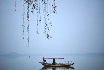 武汉市内经典一日游 【黄鹤楼“江南三大名楼”之一，武汉市标志性建筑】