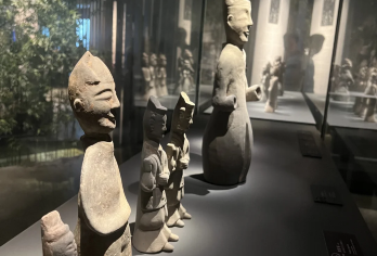 橄榄游●六朝博物馆2小时包团人工讲解 资深大咖导游精讲【[橄榄游讲师团]他们博古通今，幽默睿智，善于挖掘文物背后的故事，用有趣的方式还原历史真相！】