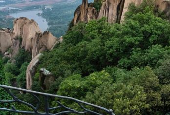 河南驻马店嵖岈山风景区+皇家驿站一日游-可英文服务【可提供英文及小语种导游服务-往返接送-可选导游-可代订门票】