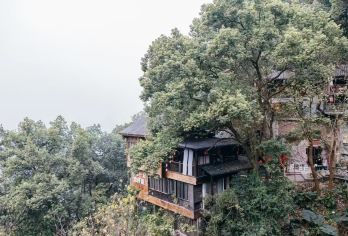 南山风景区+三毛故居+长江索道+湖广会馆+解放碑+洪崖洞【独一无二的“魔幻8D”城市景观、深厚的历史与人文底蕴、璀璨迷人的夜景与江河文化】