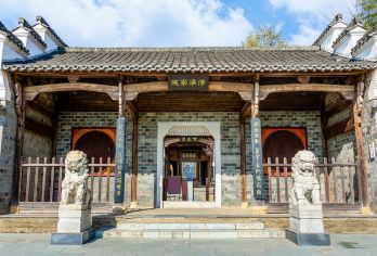 浮梁古县衙门票+观光车+人工讲解【10人VIP小团】【[省心轻松出游]一价全含，无任何附加费用；景德镇市区酒店免费上门接送。】