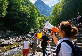 天堂寨瀑布群+白马大峡谷【导游陪爬讲解│管家服务|协助带娃】【持证导游讲解，专享私团，一单一导。】