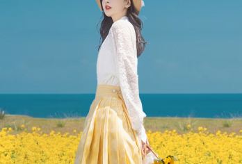 【新车上门接送8人小团】青海湖+茶卡盐湖+日月山一日游【[景点优选、行程优化]我社凭借多年的服务经验，致力打造出更有性价比的旅行线路，“价格至优，服务至上”】