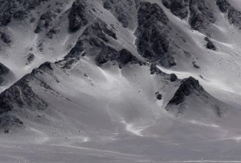 敦煌黑独山一日游【九层妖塔基地+黑独山+胭脂山包车一日游】【金牌司导专业服务，免费上门接送，出行无忧，赠送航拍，尽情畅玩；】