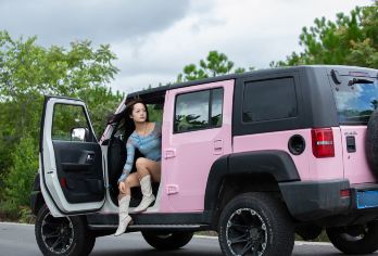 云南腾冲包车一日游（任选2-3个常规顺路景点+土著向导携玩）【[安全保障]全程司机车辆证照齐全，网红司机热情服务好；】