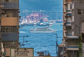 香港故宫文化博物馆+西九龙文化区【7小时包车-可自定义行程】【司机专业​：本地司机熟悉路况及景点，节省时间】