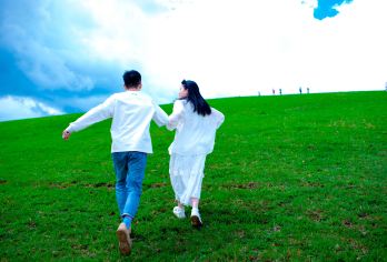 云南腾冲东山草原+大地茶海+司莫拉【含门票随机赠旅拍】【[纯玩轻松游]2人起订，2-6人轻松出行。随性旅拍，让你用美图刷爆朋友圈】