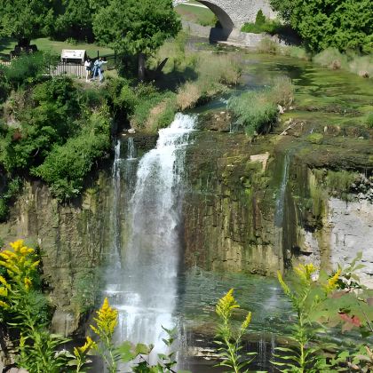 多伦多包车畅游汉密尔顿瀑布群：敦达士峰登顶观景一日游