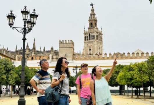 「塞维利亚」王宫中文精品导览：探秘皇室与穆德哈尔艺术【「免购票排队」入场，节省珍贵时间，尽享王宫内部壮丽景观】