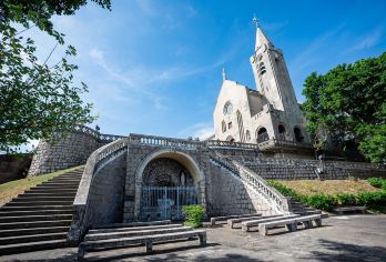 带你玩转澳门市区+路环+氹仔美食一日游【司机兼向导/包车游】【宽敞舒适的车型，优质澳门旅游交通选择！交由专业司机带你游走澳门著名景点，享受一日包车观光之旅～】