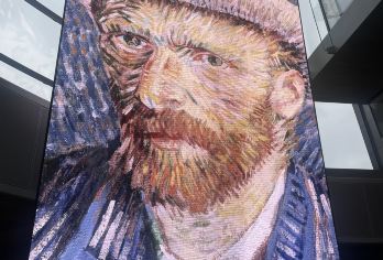 【荷兰】阿姆斯特丹“小唐人街”一日游|中文包车&上门接送【服务时间：本产品为中文司机专车出行，服务时长为10小时，包括往返接送，景点参观及用餐时间；】