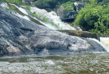 天景山漂流一日游【华中顶流峡谷飞瀑漂，三段河道兼顾刺激与休闲】