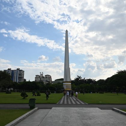 缅甸仰光大金塔一日游【乔达基卧佛/茵雅湖/昂山市场/大金塔