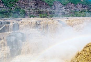 陕西黄河壶口瀑布+黄帝陵拼团一日游【头等舱/可选20人小团】【便捷接送 ：提供西安市区二环或三环内上门接送服务，游客无需担心交通问题，方便省心。】