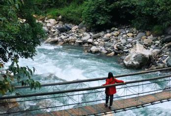 喇叭河一日游【川西版奈良公园，一步一景逗趣野生动物】【川西喇叭河溜娃带老人优选 成都出发大巴车3小时直达喇叭景区】