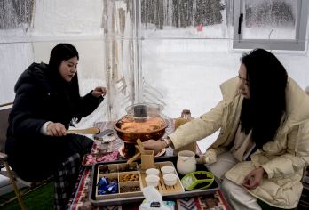 长白山冰钓/围炉煮茶/雪地火锅/马拉爬犁【万达上门接送】【深林徒步挖参|江边BBQ+江水捕鱼|马车穿越|UTV·松江河/万达度假区免费上门接送】