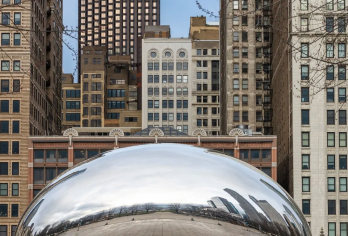 美国芝加哥一日全景游| 中文司机 · 经典地标 · 俯瞰风城【[风城全景体验]登顶360°观景台，俯瞰芝加哥天际线与密歇根湖壮丽交汇，捕捉经典城市画卷】