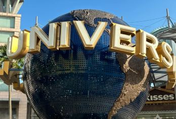 新加坡光影奇航 · 环球影城与深海探秘一日游【上午畅玩刺激电影主题项目，下午沉浸于宁静深海世界，节奏张弛有度。】