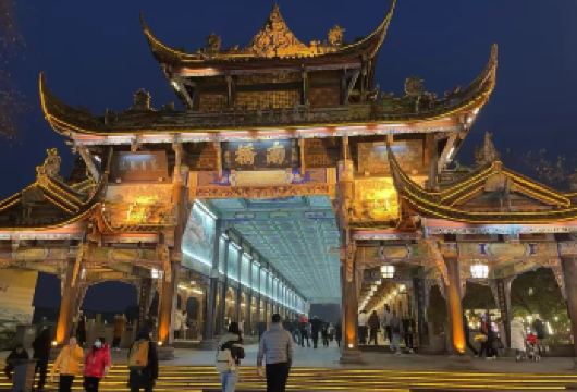 四川成都出发|都江堰景区+青城前山【10小时包车】【千年水利工程+清幽自然风光，二者共同构成“三遗之城”的独特魅力】