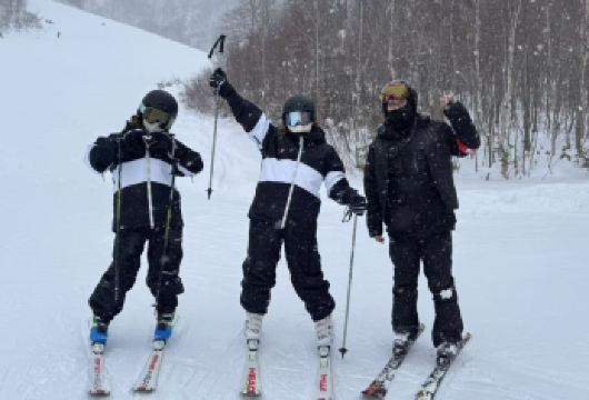 北海道 札幌手稻滑雪场|中文小团/私教+全套装备 |1人可订【粉雪 + 夜景双享：高地区粉雪滑雪后，转至奥林匹亚区体验夜滑，一次行程两种体验】