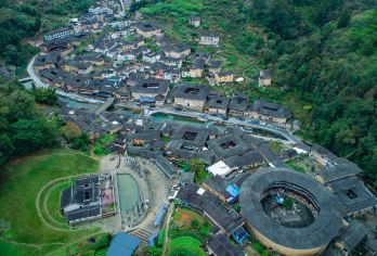 厦门旅游漳州土楼群四菜一汤田螺坑+塔下村云水谣私家小团一日游【[赠送登楼体验]独立成团不拼团，睡醒再出发，全程慢游不赶趟，特别赠送登楼体验！】