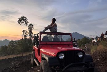 巴图尔火山日出吉普之旅，畅享壮丽晨曦奇景【纯玩私家团】【中文司机+酒店往返接送：全程无忧接驳，沟通顺畅更安心。】