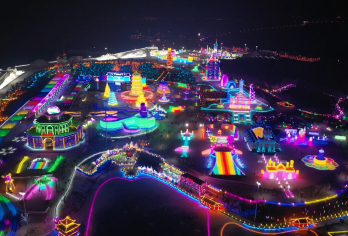 长春54路文旅列车+冰雪新天地+电车博物馆+景区单向直通车【复古有轨电车+实地电车博物馆+维修车间，沉浸式体验“活态工业遗产”，开启穿越之旅。】