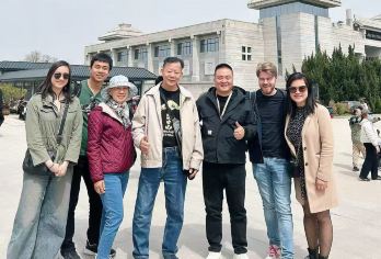 兵马俑博物馆+西安城墙全包式团队游【一天之内领略西安两大亮点。 没有旅游商店或陶器厂浪费您宝贵的旅游时间。 参观世界八大奇迹之一和联合国教科文组织世界文化遗产。】