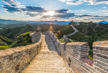 慕田峪长城一日游【直达长城：从市中心出发，无需换乘，直达长城。 轻松便捷：避免驾驶疲劳和公共交通的麻烦。 服务保障：包括导游、固定返程时间、精心安排的行程。】