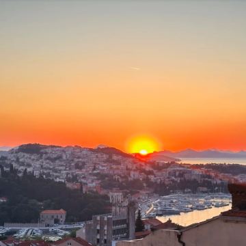 克罗地亚+Ljuta 河峡谷徒步+植物园+贝尔维尤海滩日落