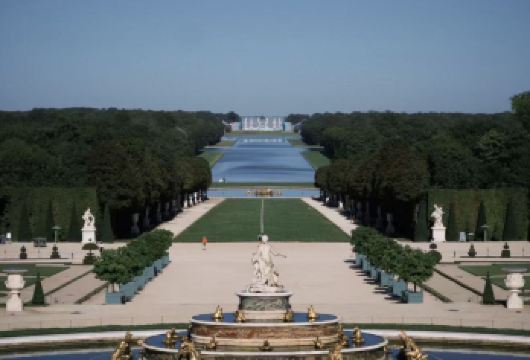 法国凡尔赛宫+ 圣日耳曼昂莱和马利城堡+布洛涅森林文艺一日游【1、皇家艺术与法式园林之旅，包含了建文艺复兴建筑+宫廷花园+顶级博物筑+宫廷花园+顶级博物馆】