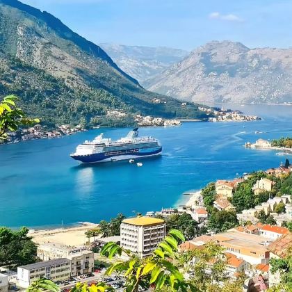 贝尔格莱德国家博物馆+卡莱梅格丹城堡+夏尔朵什塔+天鹅湖