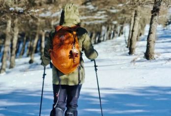 桦皮岭一日游【油墨画草原天路桦皮岭踏雪-9公里徒步穿越】【[各种玩法]徒步，摄影，健身，感受大自然】