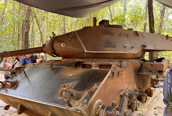 越南胡志明市+古芝地道一日游+统一宫+圣母大教堂+古芝地道【空调巴士+英文导游+午餐+每人1瓶矿泉水+门票】