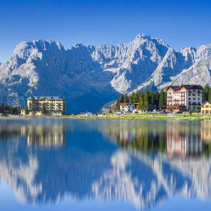 多洛米蒂、米苏里纳湖和科尔蒂纳之旅 【威尼斯往返】【含门票】