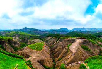 郴州东江湖旅+高椅岭一日游【可选大团跟团/8人拼小团自由行】【[精华景点]5A景区雾漫小东江+丹霞地貌鬼斧神工-高椅岭，2大精华网红景点，一次爽玩】