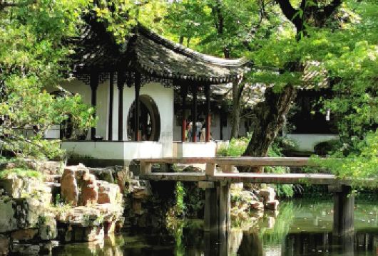 苏州拙政园半日游【2小时 深度讲解 带你领略园林四时之美】【120分钟深度讲解团，带您领略“ 借景 框景 对景”的东方美学】