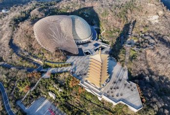 南京:牛首山+夫子庙+鸡鸣寺+明孝陵+中山陵  导游/包车G【全程中文/英文/俄语/小语种服务，沟通无障碍，景点可调,多种车型可选】