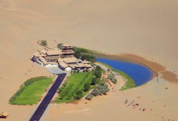 敦煌私人导览一日游-鸣沙山&月牙泉&莫高窟｜可选骑骆驼体验T【一单一团，不拼团，私人导览，可选中文/英文/韩文/日文】