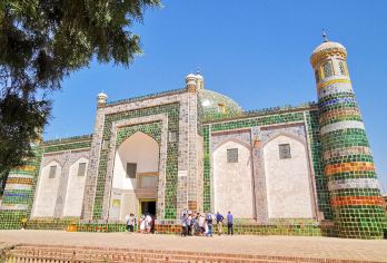 喀什古城+香妃园+喀什大巴扎+艾提尕尔清真寺【10小时VIP服务，丰富的文化体验，仙境般的自然景观。】