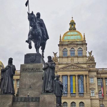 捷克布拉格城堡-饥饿墙-高堡-国家博物馆一日游