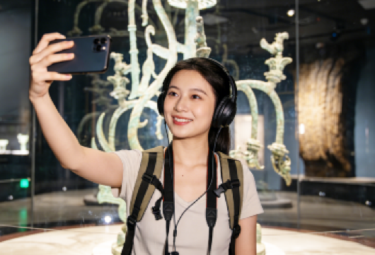 2-6人团◆三星堆博物馆一日游◆门票+3H人工精讲+上门接送【[资深持证讲解]驻地持证中高级老师，3H深度精讲，大咖带您享受博物馆盛宴，区别他家无证带路式打卡。】