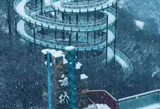 【一家一团游淄博】红叶柿岩一日游含2张门票赠送景拍【5座小车出行，2人即可发团（ 含2张红叶柿岩大门票）】