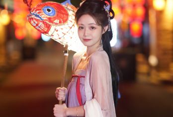 乌镇+东栅+西塘夜景一日游【上门接|双水乡|金牌导游】【[线路路优选]乌镇东栅+西塘夜景，一天畅玩双水乡】