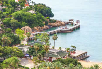 厦门南普陀寺+厦门大学外观+鼓浪屿一日游【接送+船票+讲解】【[服务保障]本地旅行社，自有车队，天天发团，全程贴心服务，纯玩无强制消费！】